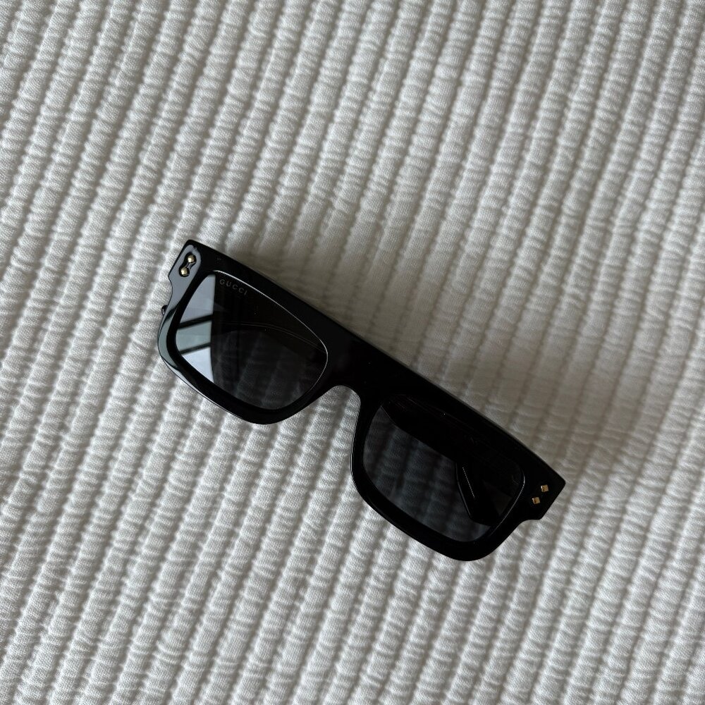 Gucci Black Sunglasses with Red Case - Picture 5 of 9